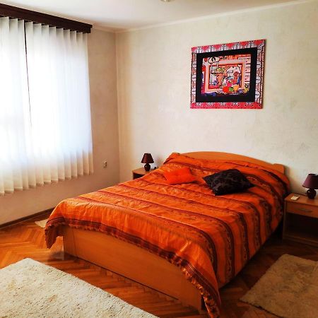 V2 With Love - Vintage Modern And Spacious Belgrade Luaran gambar