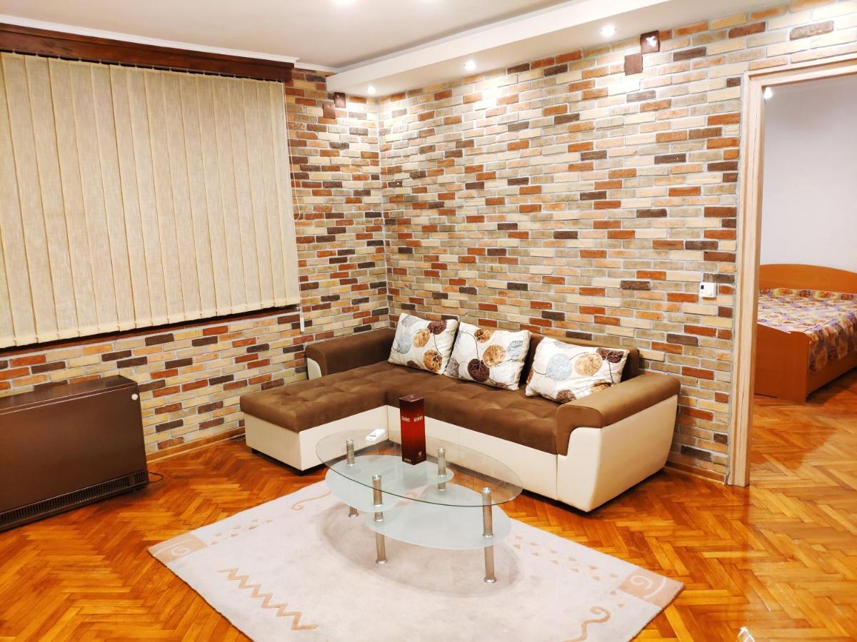 V2 With Love - Vintage Modern And Spacious Belgrade Luaran gambar