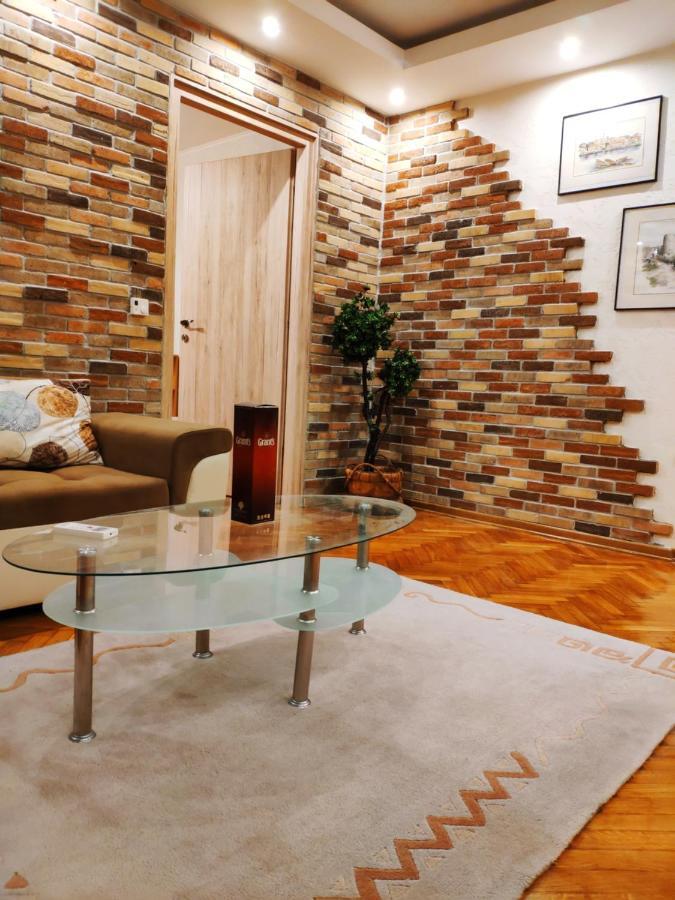V2 With Love - Vintage Modern And Spacious Belgrade Luaran gambar