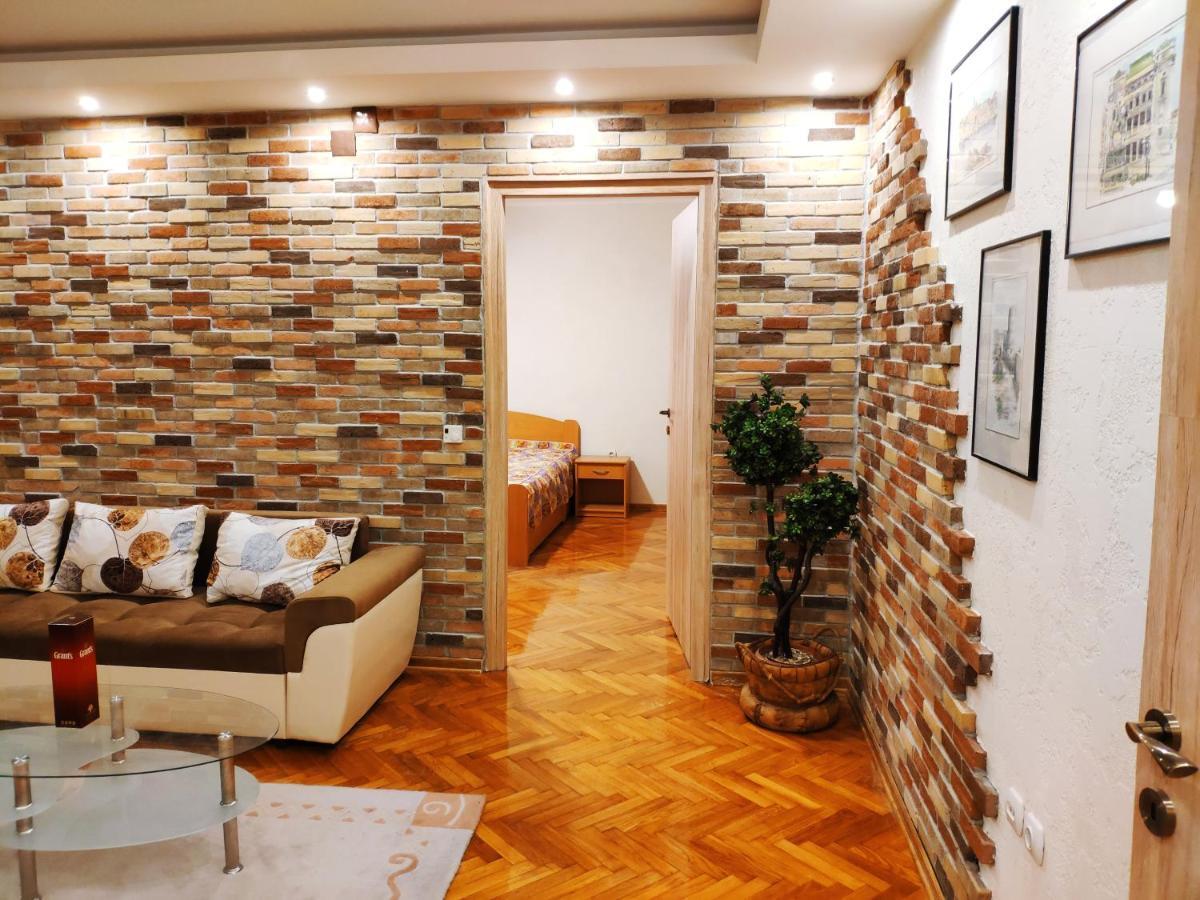 V2 With Love - Vintage Modern And Spacious Belgrade Luaran gambar