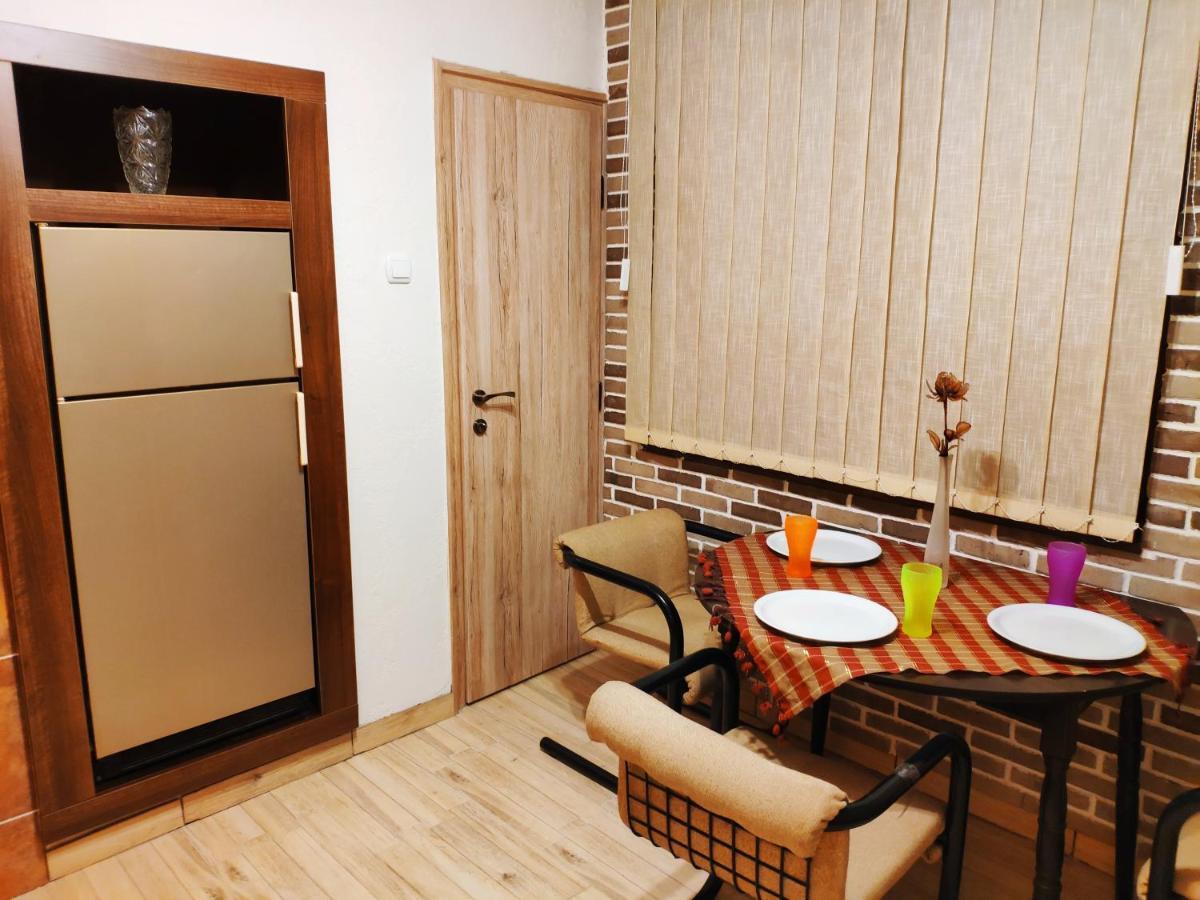 V2 With Love - Vintage Modern And Spacious Belgrade Luaran gambar