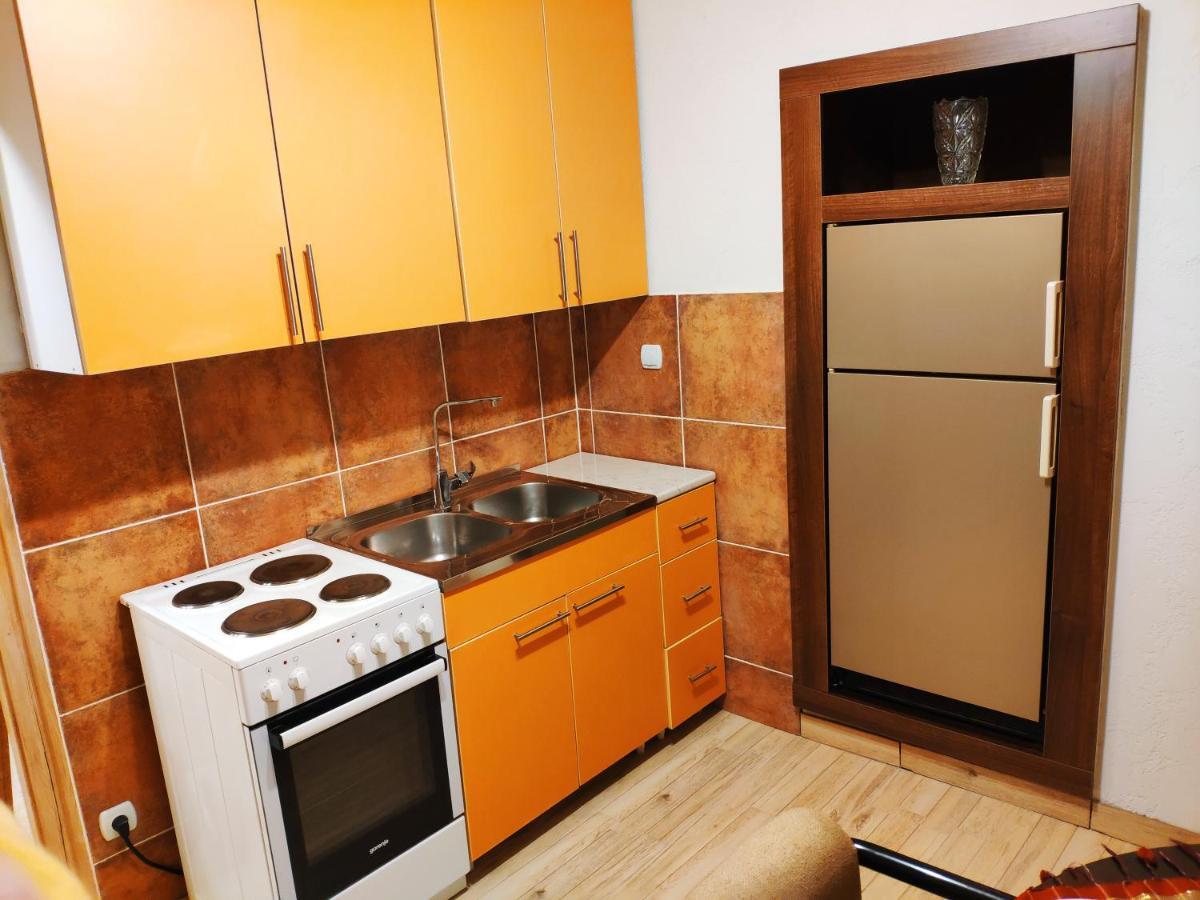 V2 With Love - Vintage Modern And Spacious Belgrade Luaran gambar