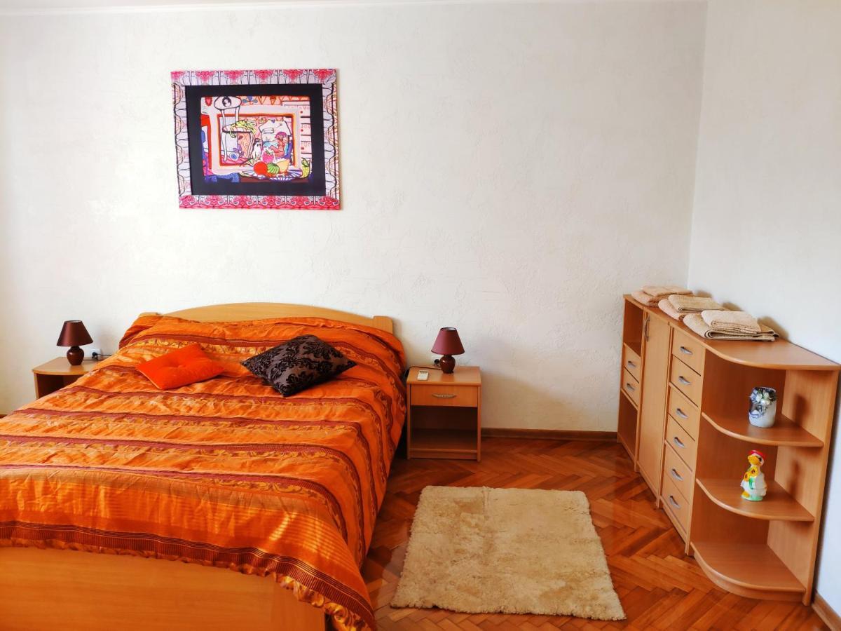 V2 With Love - Vintage Modern And Spacious Belgrade Luaran gambar